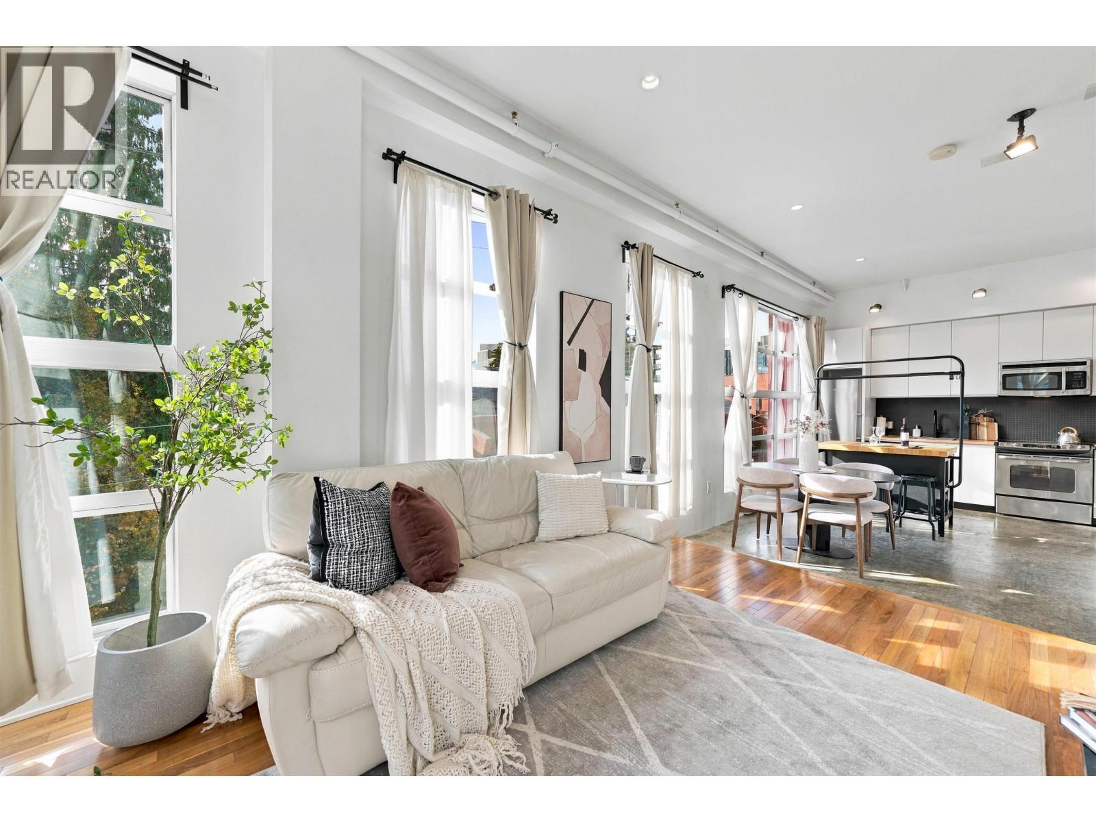 307 272 E 4TH Avenue, Vancouver