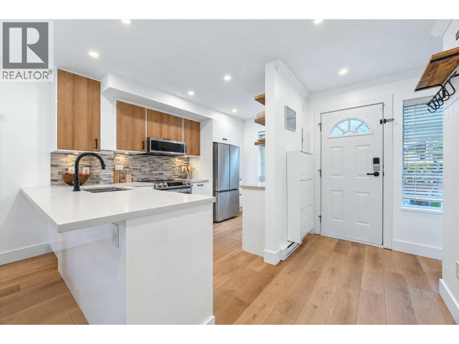 29 4311 Sophia Street, Vancouver