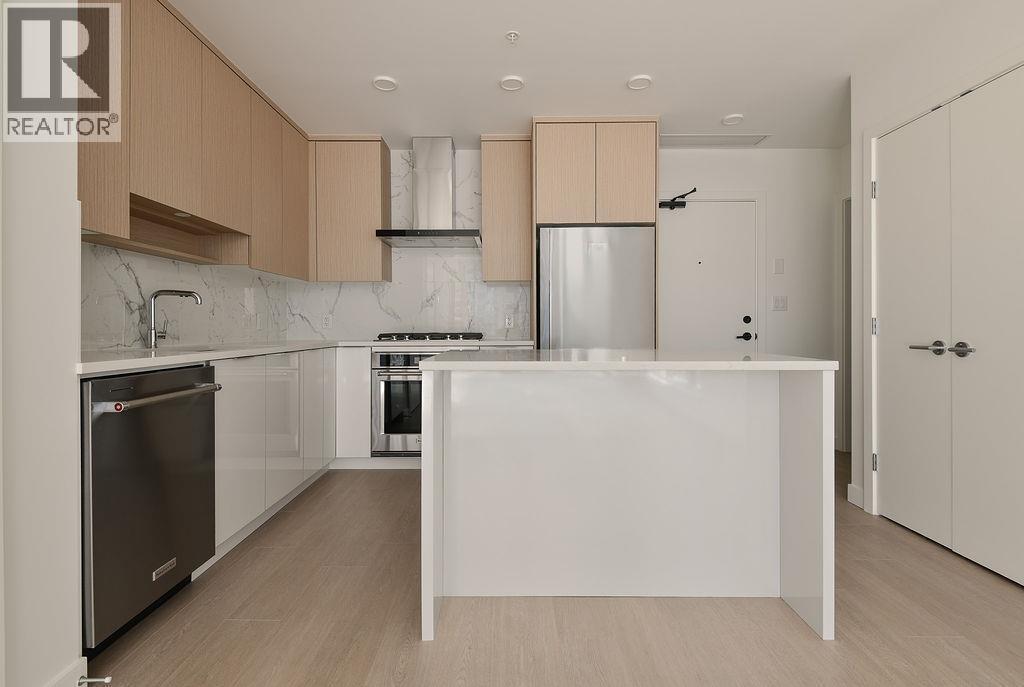 1702 699 Whiting Way, Coquitlam