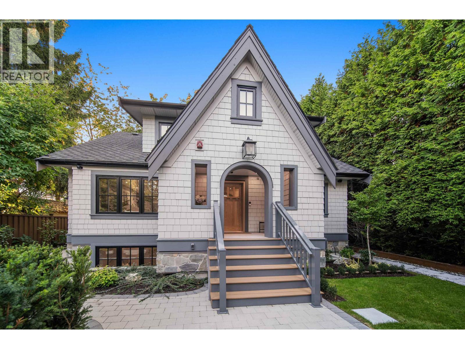 5595 Mackenzie Street, Vancouver