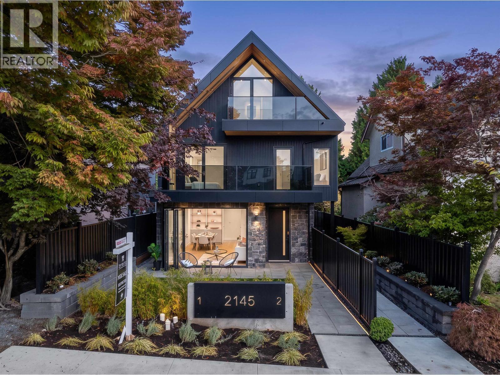 1 2145 Napier Street, Vancouver