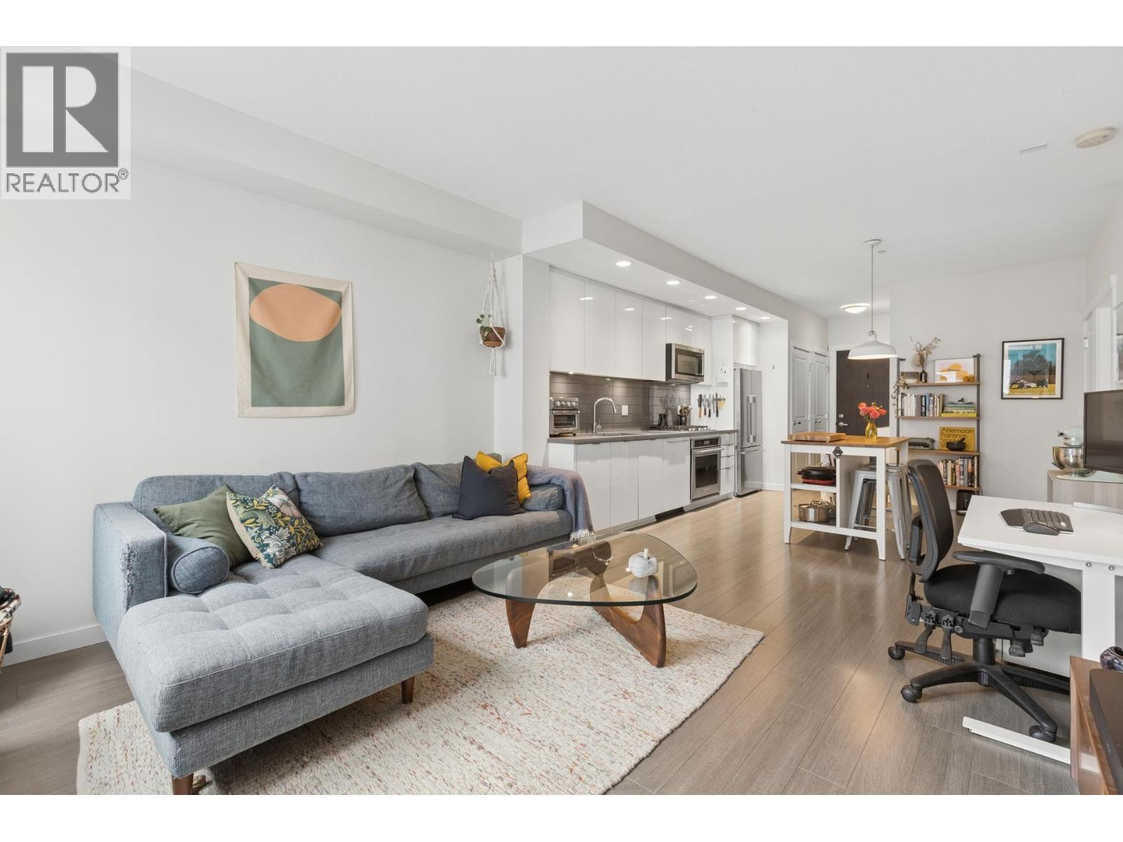 301 277 W 1ST Street, North Vancouver