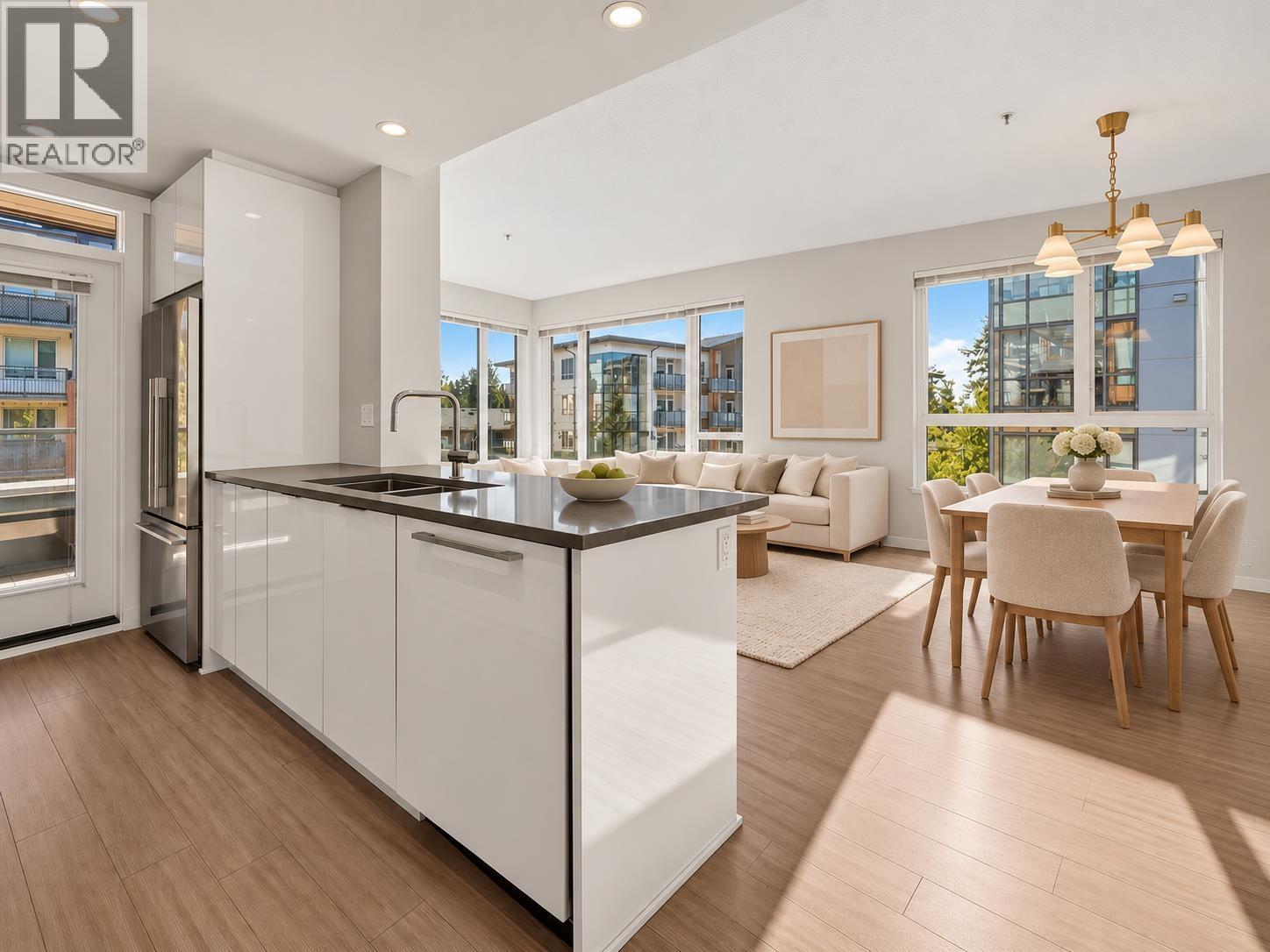 212 2663 Library Lane, North Vancouver