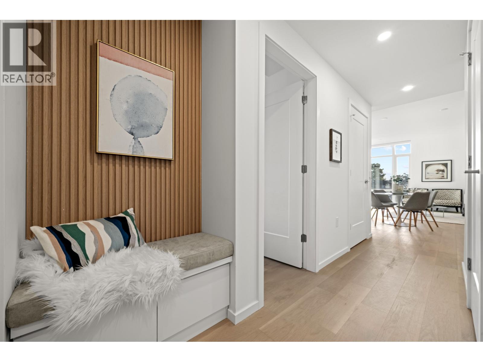 203 8486 Oak Street, Vancouver