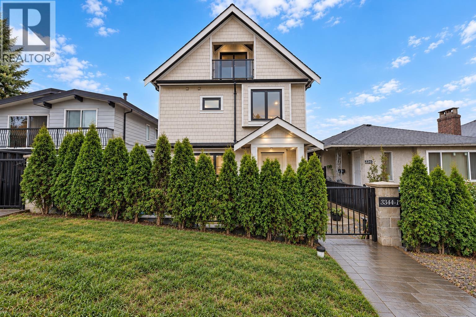 1 3344 Adanac Street, Vancouver