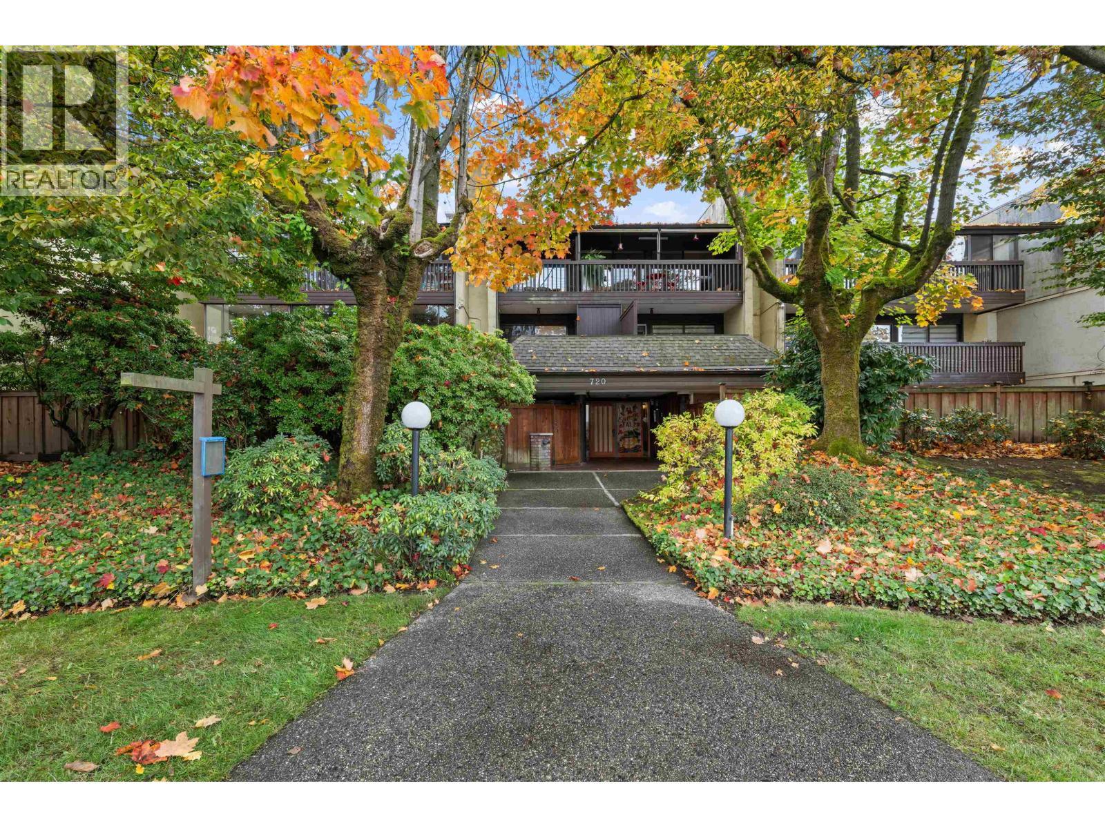301 720 Eighth Avenue, New Westminster