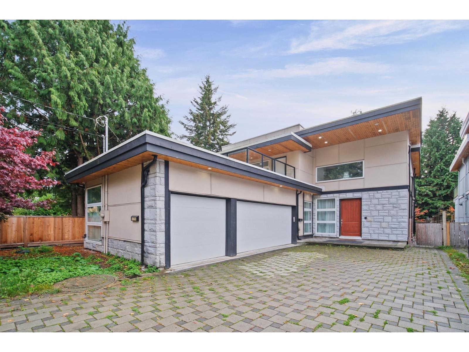 13766 North Bluff Road, White Rock