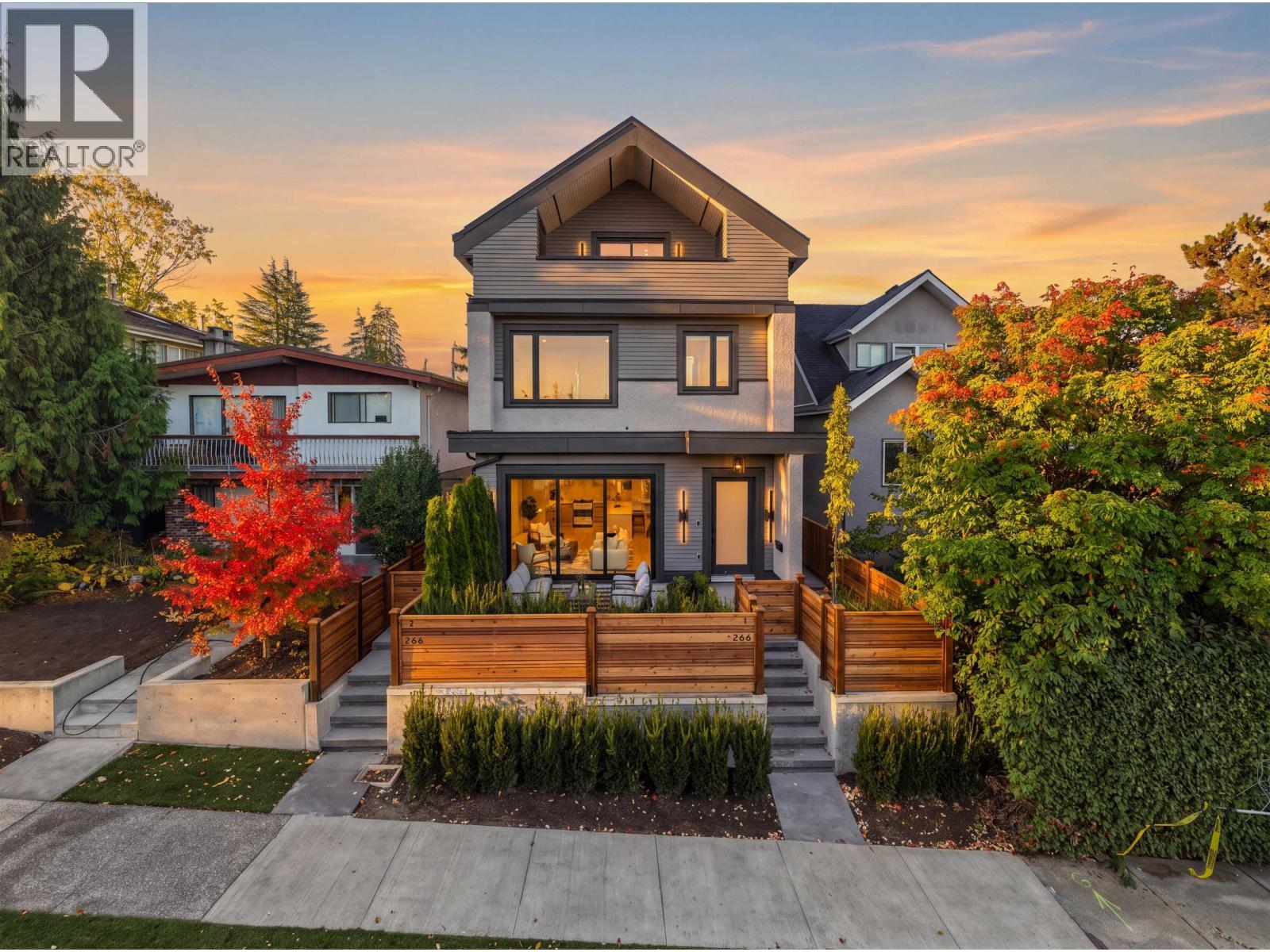 1 266 E 38 Avenue, Vancouver