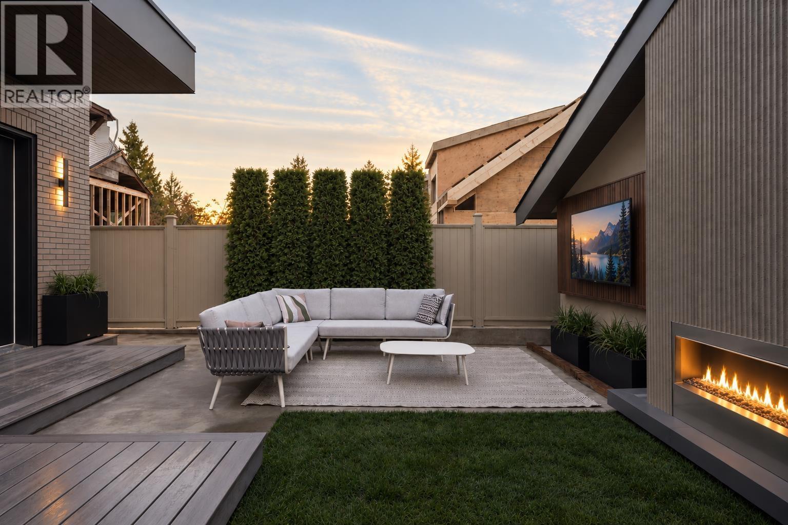 2 882 E 13 Avenue, Vancouver