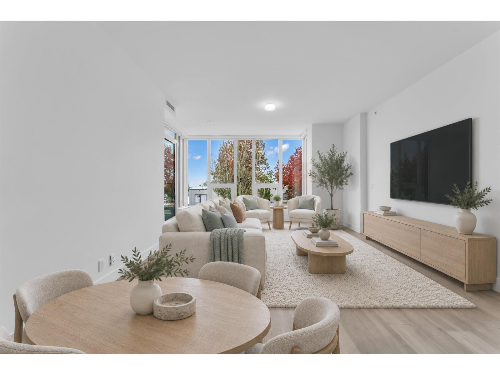 211 1342 Johnston Road, White Rock