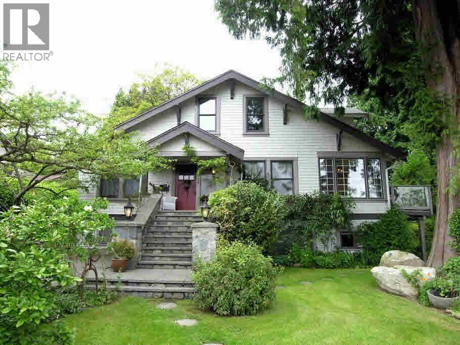 2356 Chesterfield Avenue, North Vancouver