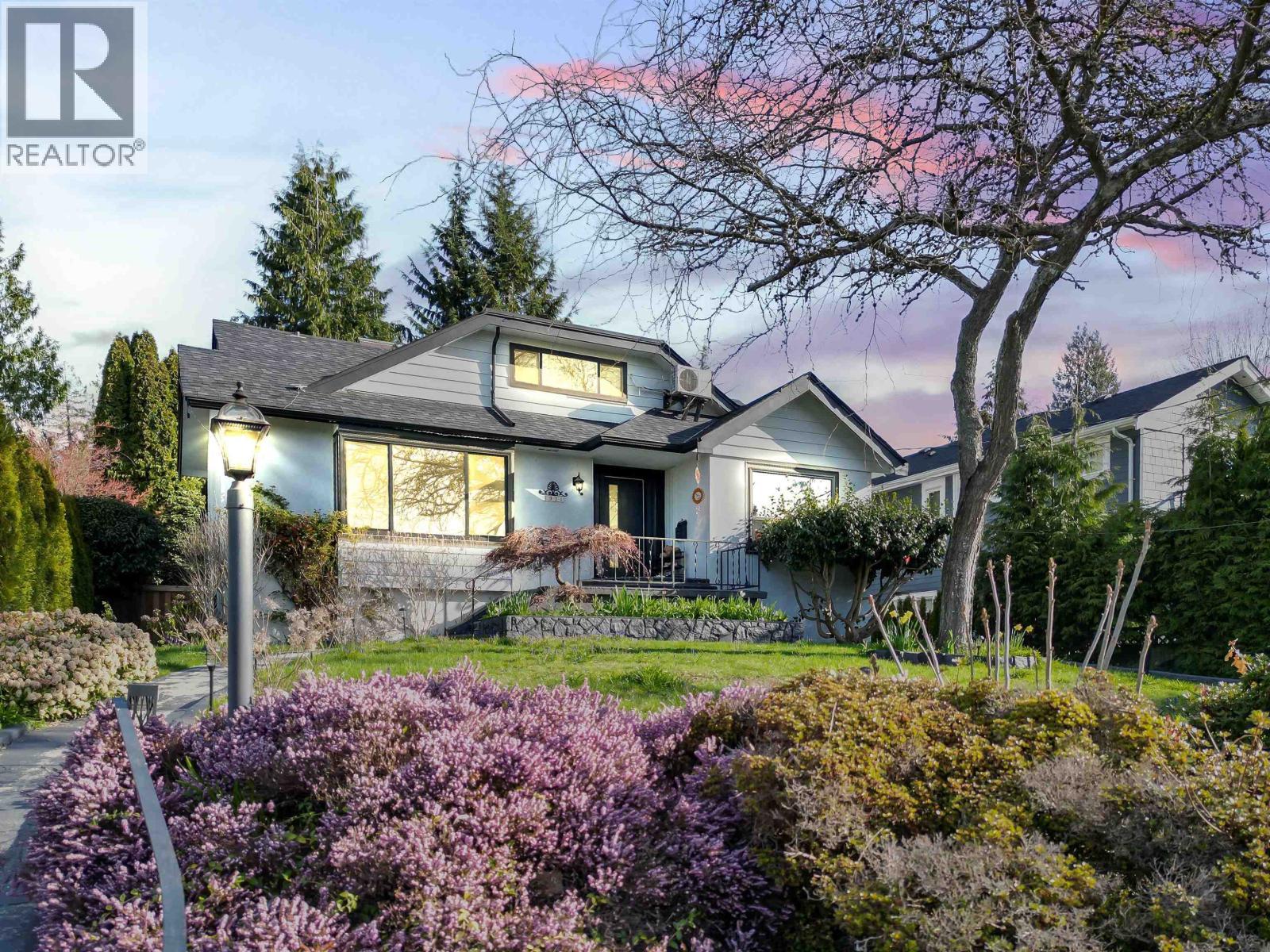 1921 Fulton Avenue, West Vancouver