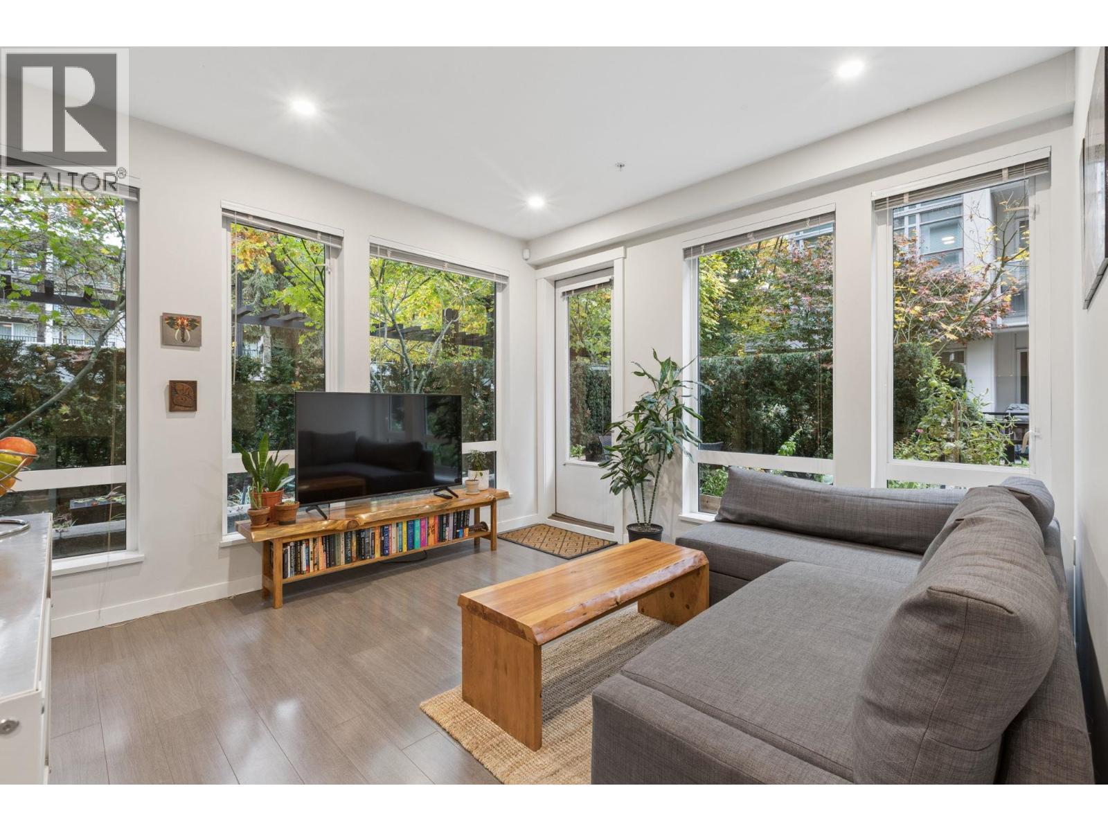 113 277 W 1ST Street, North Vancouver
