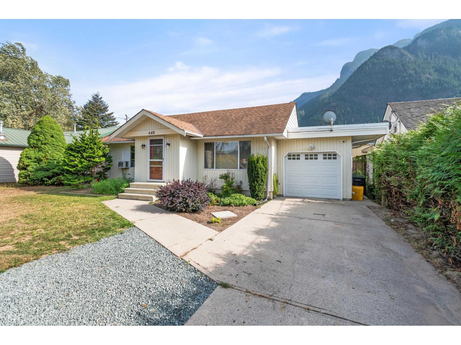 648 Hudson Bay Street, Hope