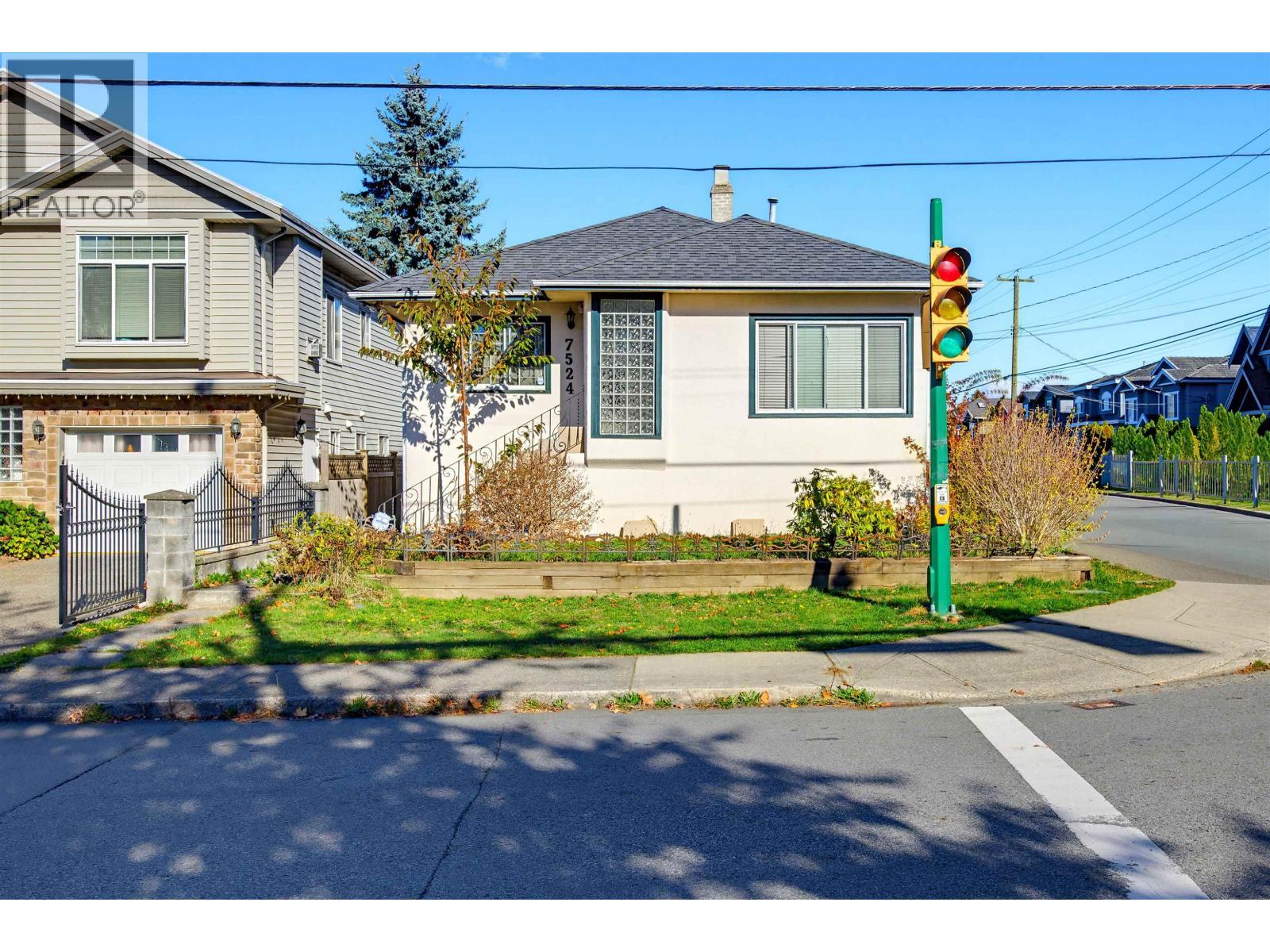 7524 4TH Street, Burnaby