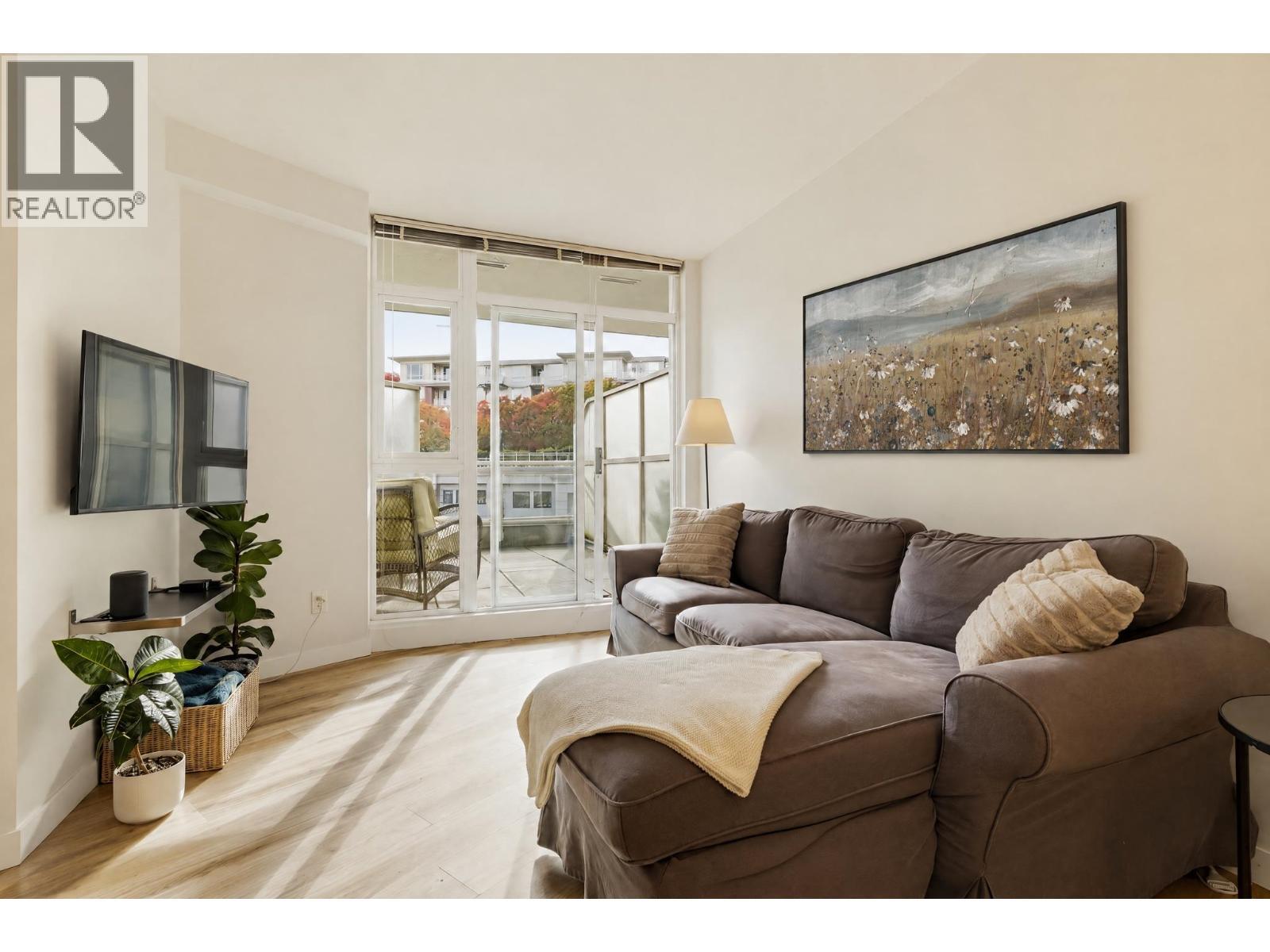 321 4028 Knight Street, Vancouver