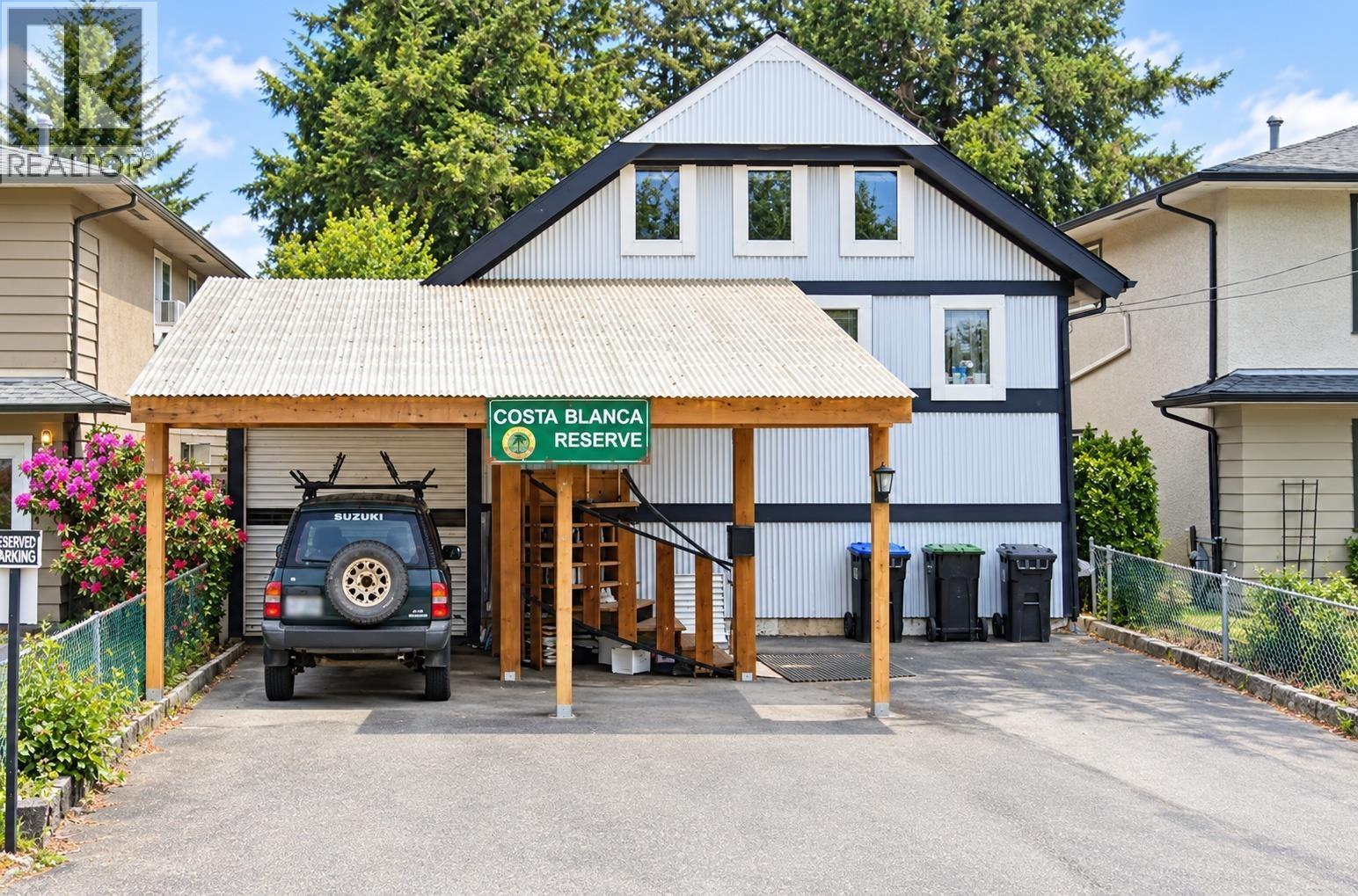 1867 Salisbury Avenue, Port Coquitlam