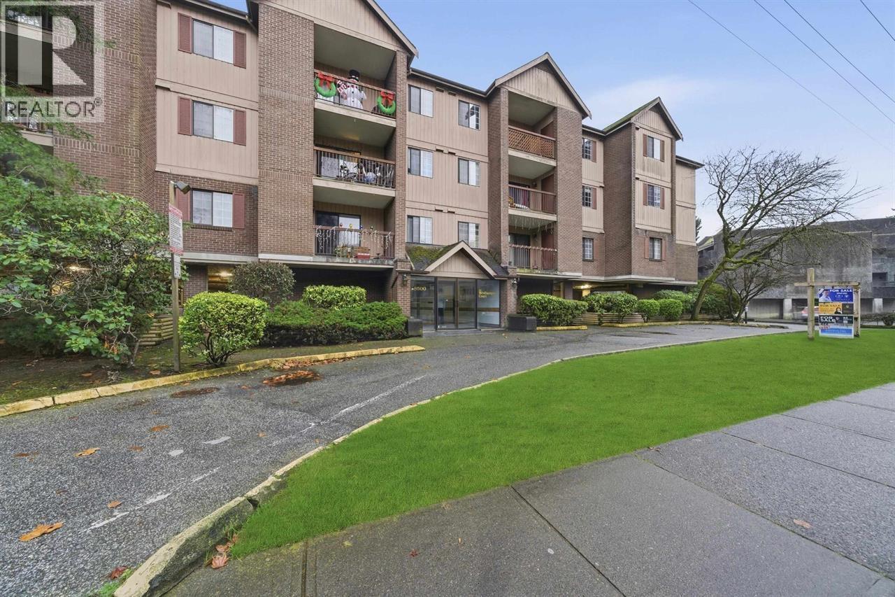 239 8500 Ackroyd Road, Richmond