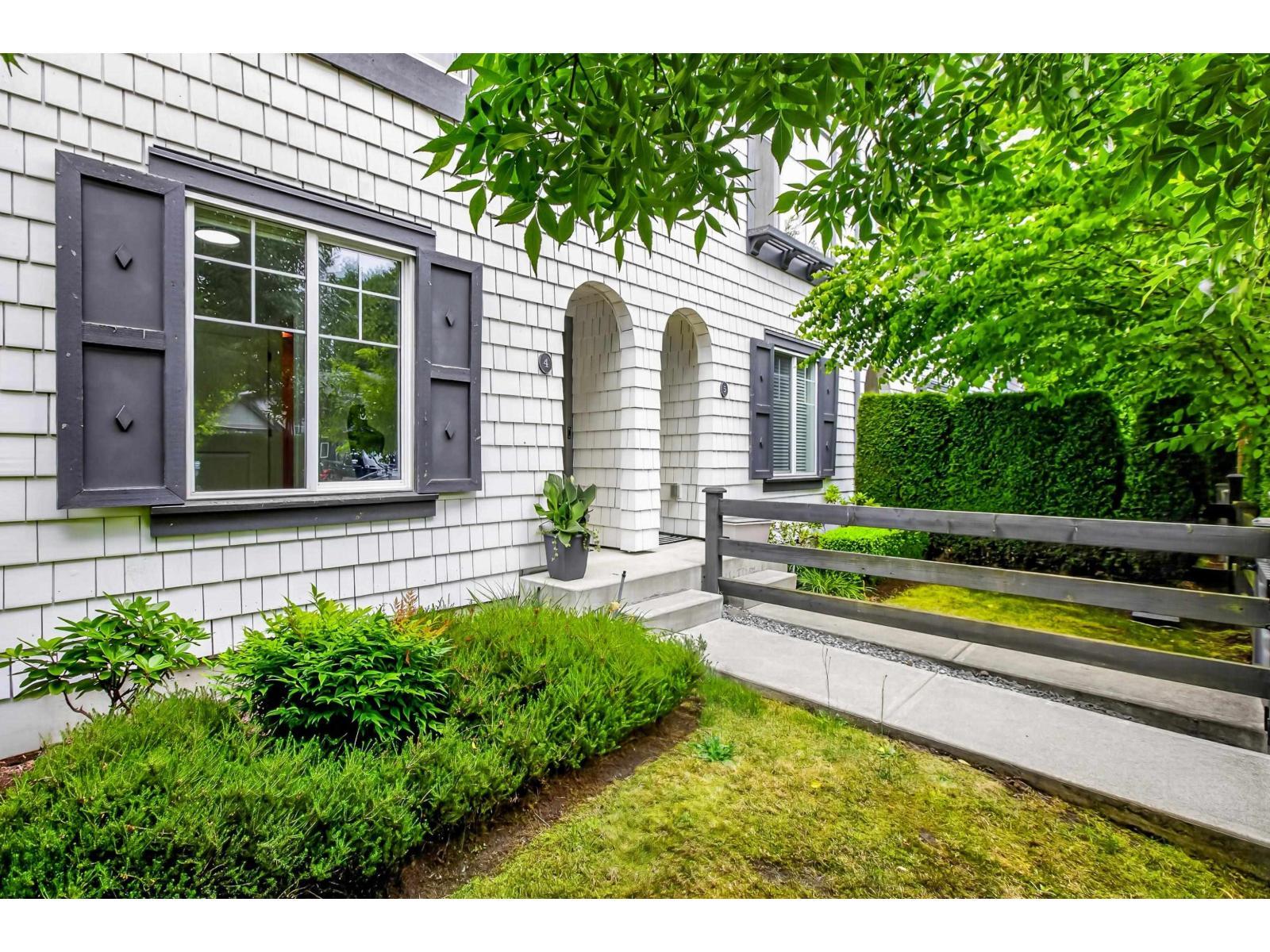 4 16357 15 Avenue, Surrey