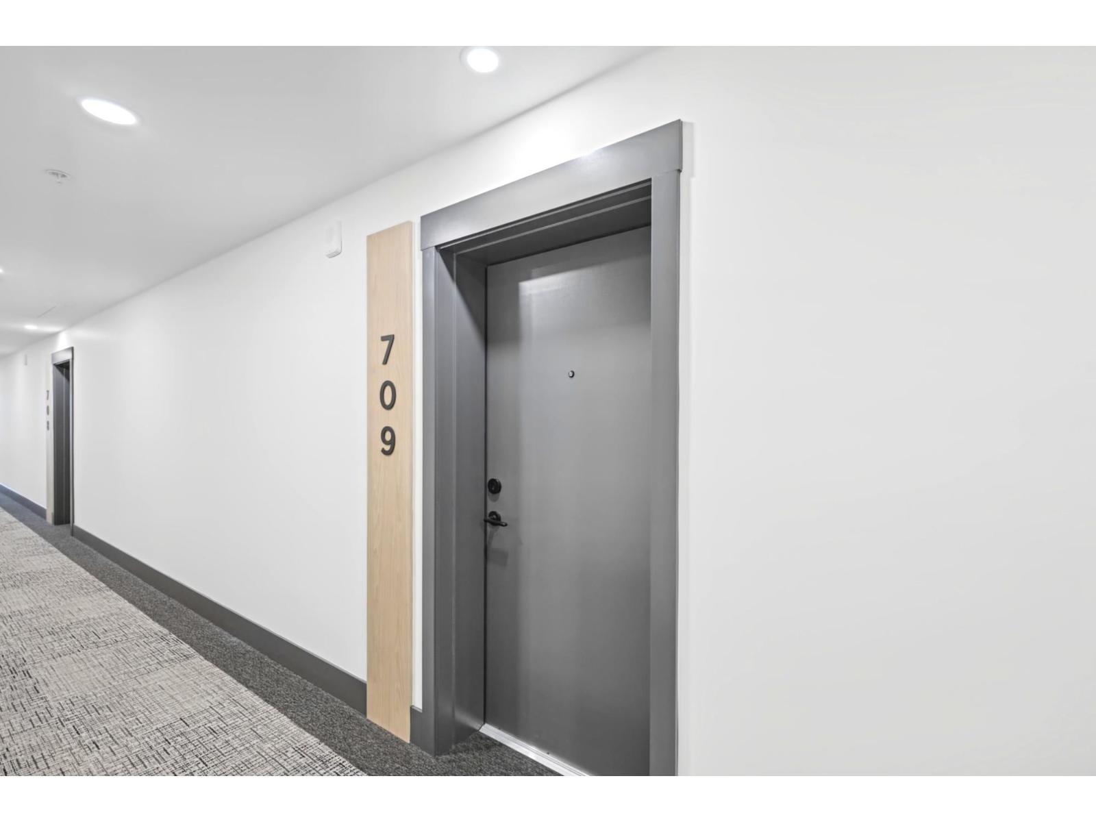 709 27254 Aldergrove Town Centre Drive, Langley