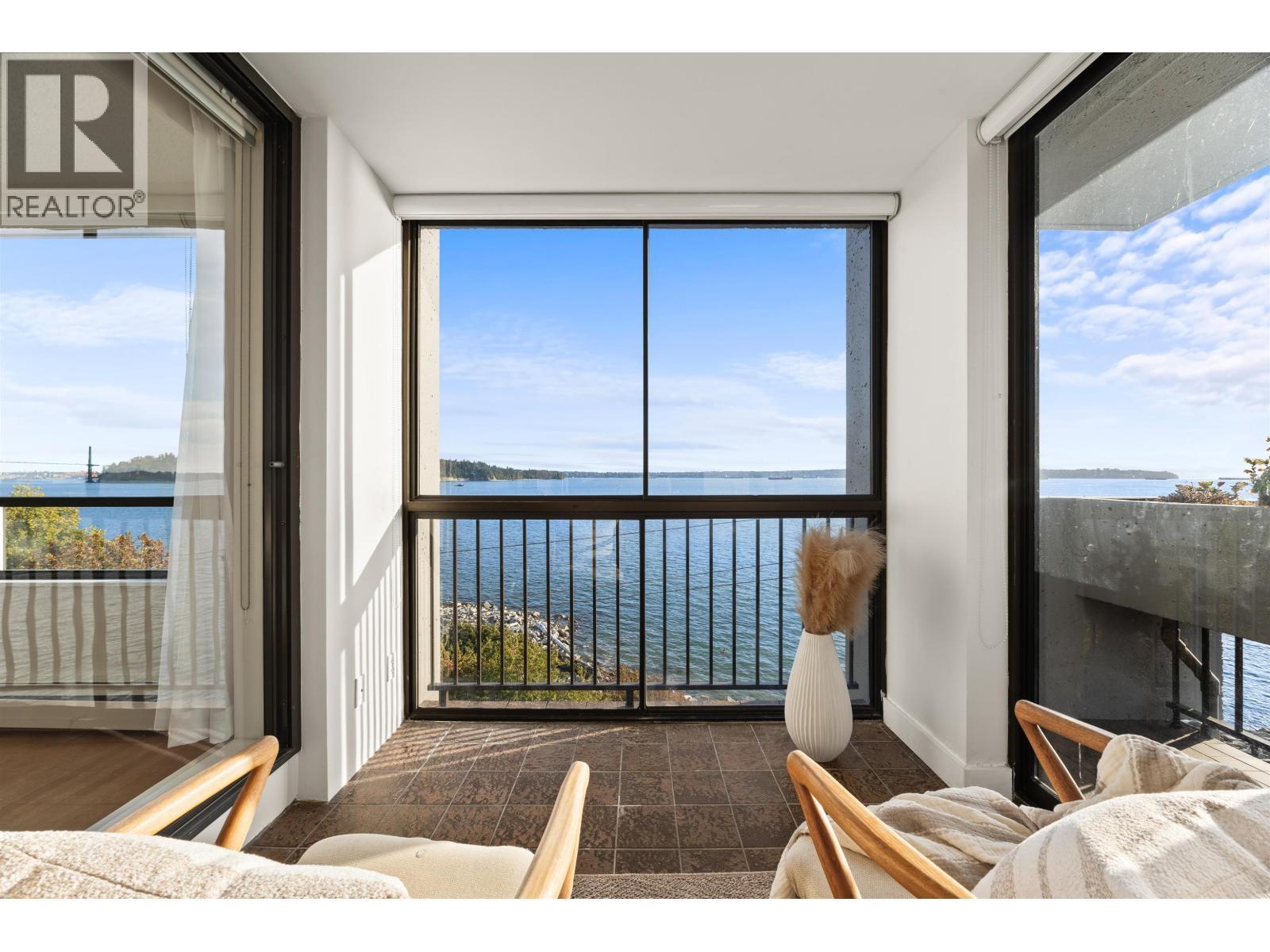 401 1930 Bellevue Avenue, West Vancouver