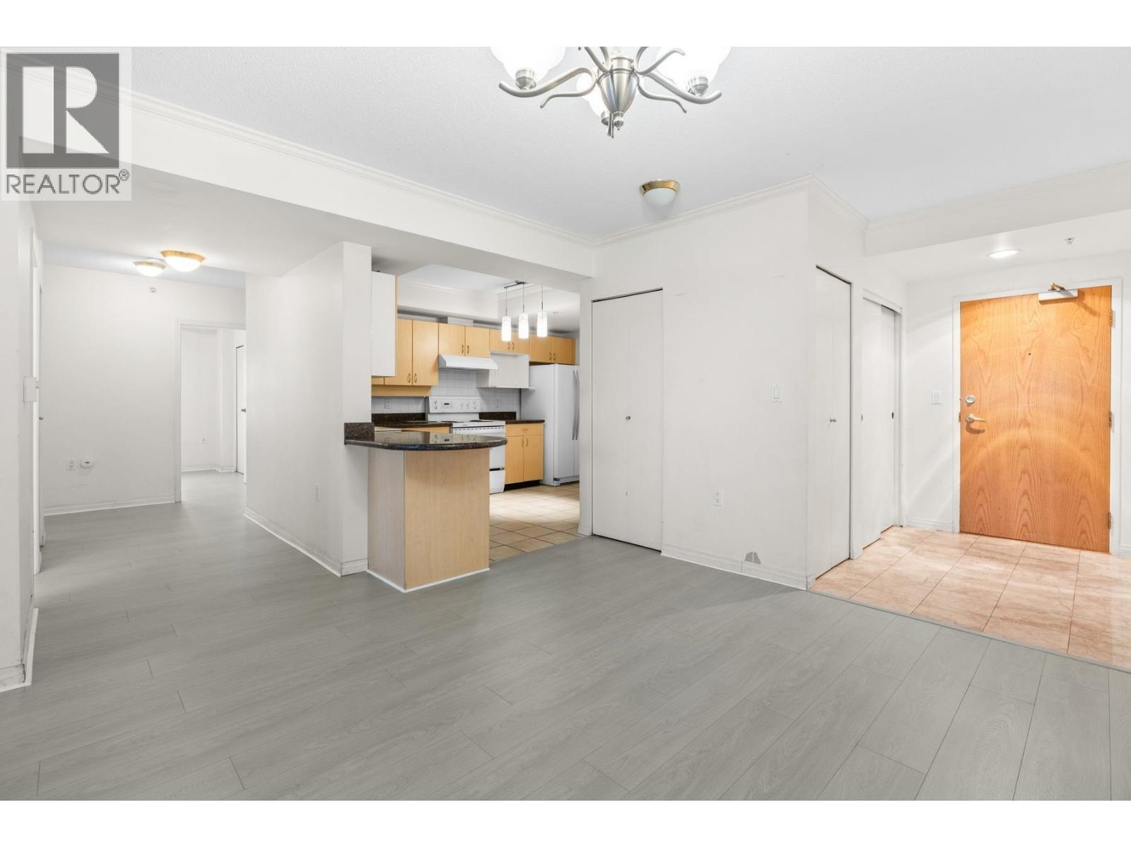 1605 6611 Cooney Road, Richmond
