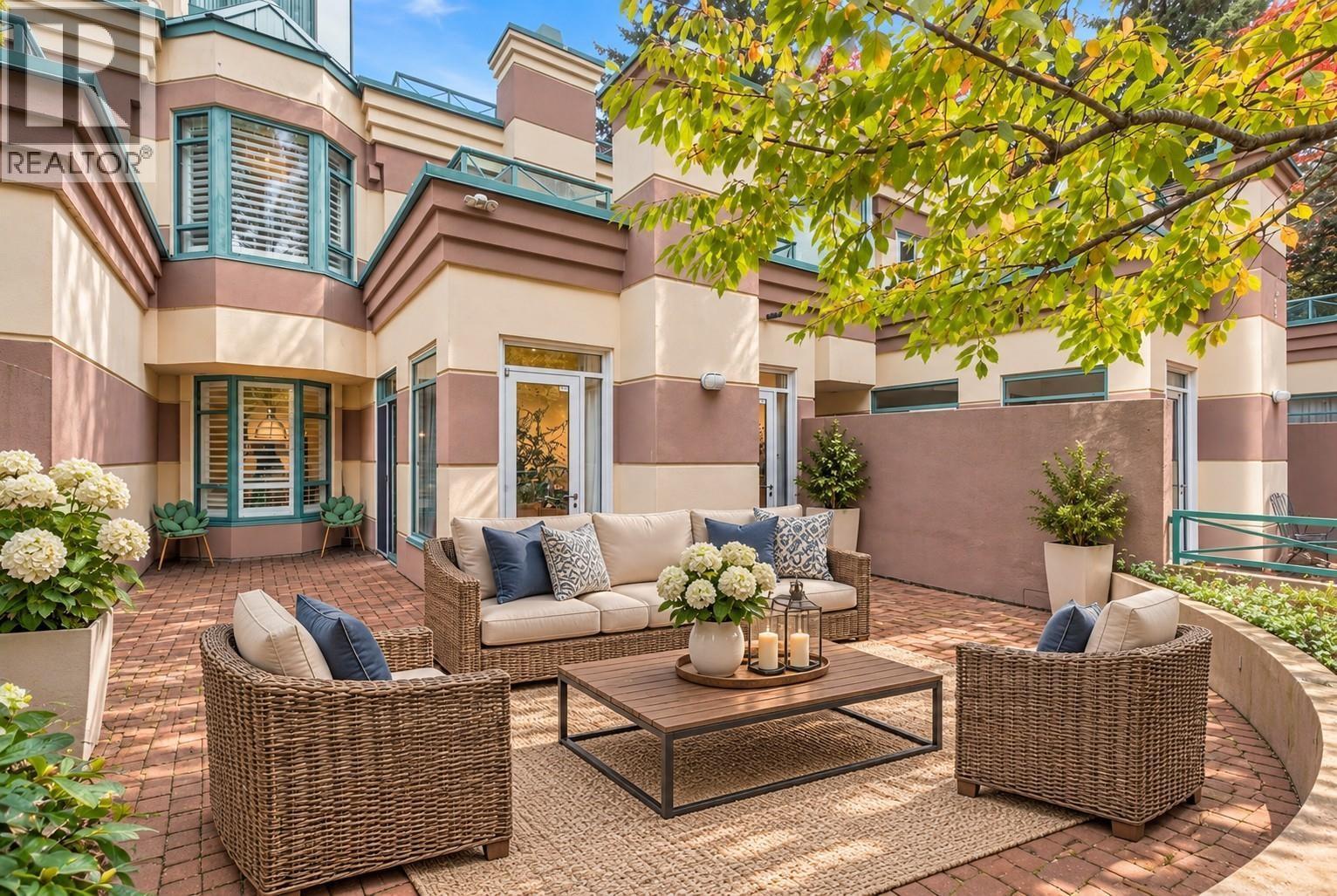 362 Taylor Way, West Vancouver